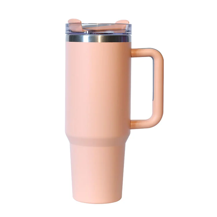Каква е разликата между Thermos и Tumbler?